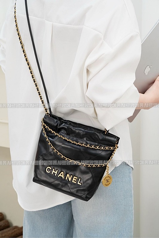 샤넬23미니핸드백블랙금장 20260206-131741-002루.jpg