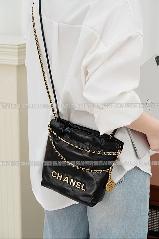 샤넬23미니핸드백블랙금장 20260206-131741-004루.jpg