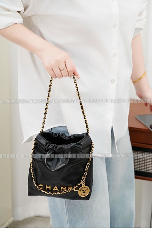 샤넬23미니핸드백블랙금장 20260206-131742-007루.jpg