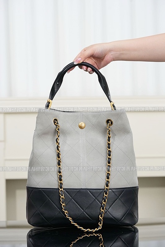 샤넬25A스웨이드및카프스킨체인숄더백 20260207-140844-011루.jpg