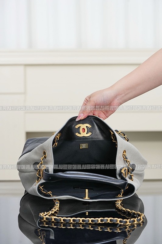 샤넬25A스웨이드및카프스킨체인숄더백 20260207-140845-016루.jpg