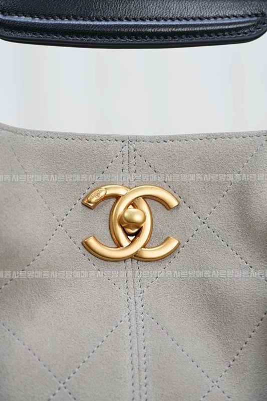 샤넬25A스웨이드및카프스킨체인숄더백 20260207-140846-028루.jpg