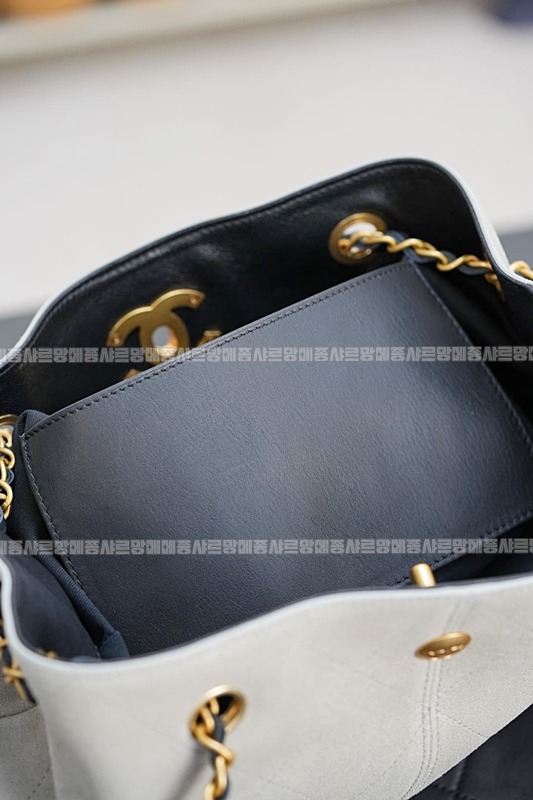 샤넬25A스웨이드및카프스킨체인숄더백 20260207-140848-041루.jpg