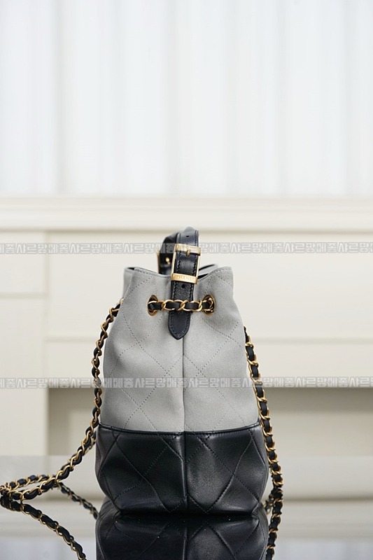 샤넬25A스웨이드및카프스킨체인숄더백 20260207-141531-016루.jpg