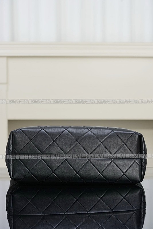 샤넬25A스웨이드및카프스킨체인숄더백 20260207-141531-018루.jpg
