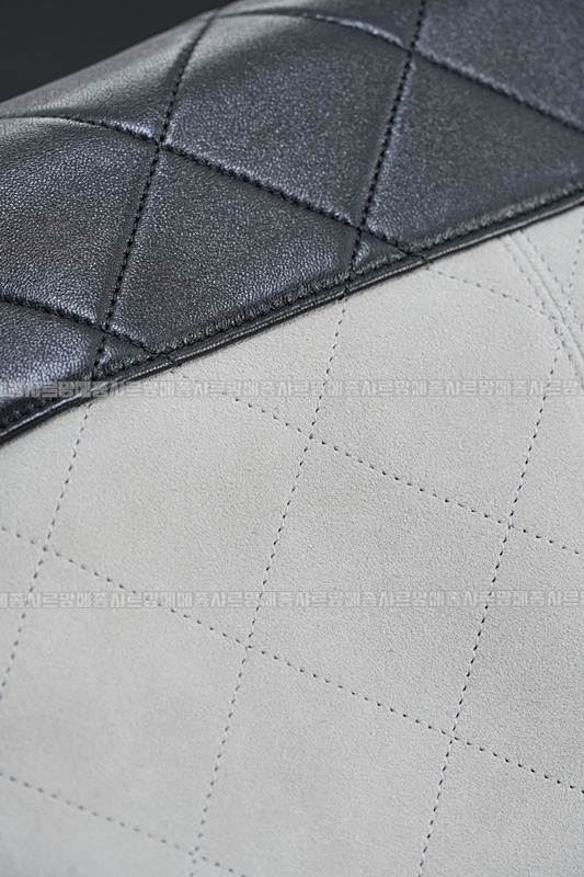 샤넬25A스웨이드및카프스킨체인숄더백 20260207-141531-020루.jpg