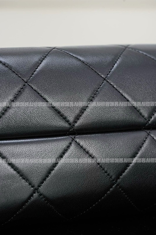 샤넬25A스웨이드및카프스킨체인숄더백 20260207-141532-026루.jpg