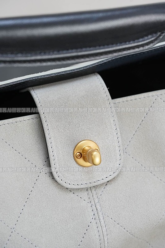 샤넬25A스웨이드및카프스킨체인숄더백 20260207-141533-028루.jpg