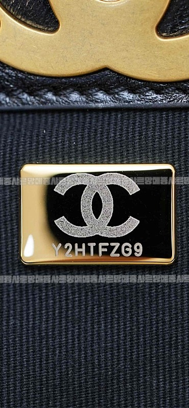 샤넬25A스웨이드및카프스킨체인숄더백 20260207-141534-037루.jpg