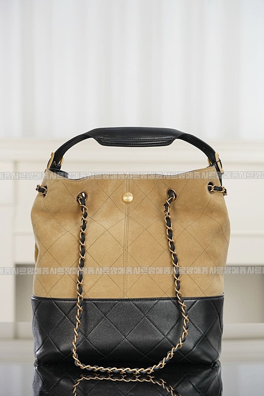 샤넬25A스웨이드및카프스킨체인숄더백 20260207-142116-013루.jpg
