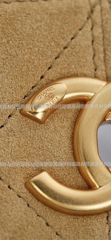 샤넬25A스웨이드및카프스킨체인숄더백 20260207-142117-022루.jpg