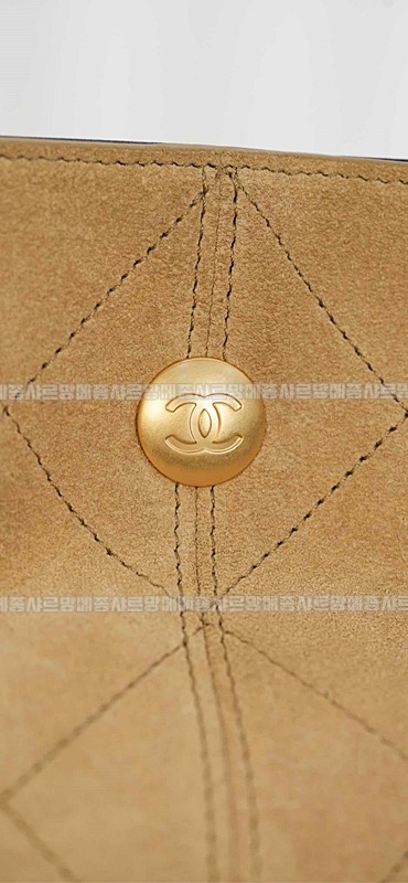 샤넬25A스웨이드및카프스킨체인숄더백 20260207-142117-024루.jpg