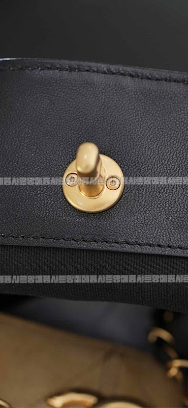 샤넬25A스웨이드및카프스킨체인숄더백 20260207-142118-026루.jpg