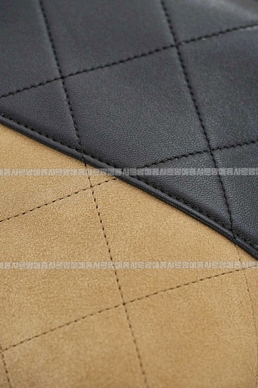 샤넬25A스웨이드및카프스킨체인숄더백 20260207-142118-030루.jpg