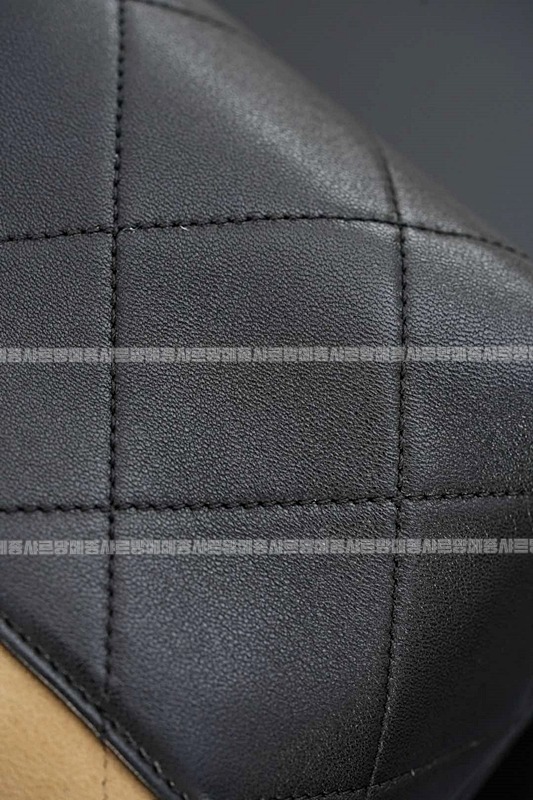 샤넬25A스웨이드및카프스킨체인숄더백 20260207-142119-032루.jpg