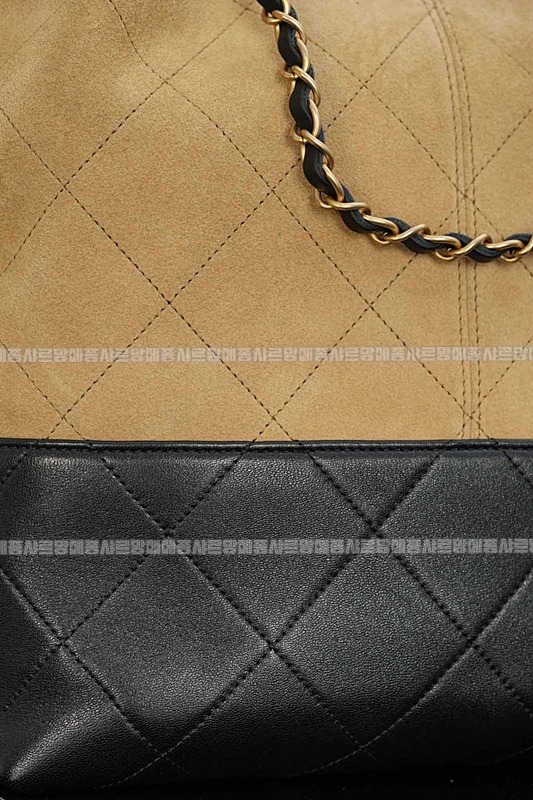 샤넬25A스웨이드및카프스킨체인숄더백 20260207-142119-033루.jpg