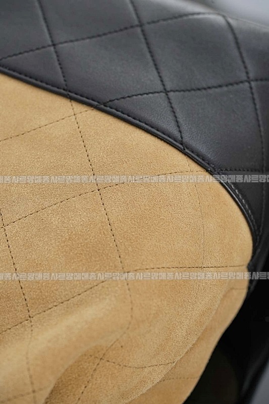 샤넬25A스웨이드및카프스킨체인숄더백 20260207-142119-035루.jpg