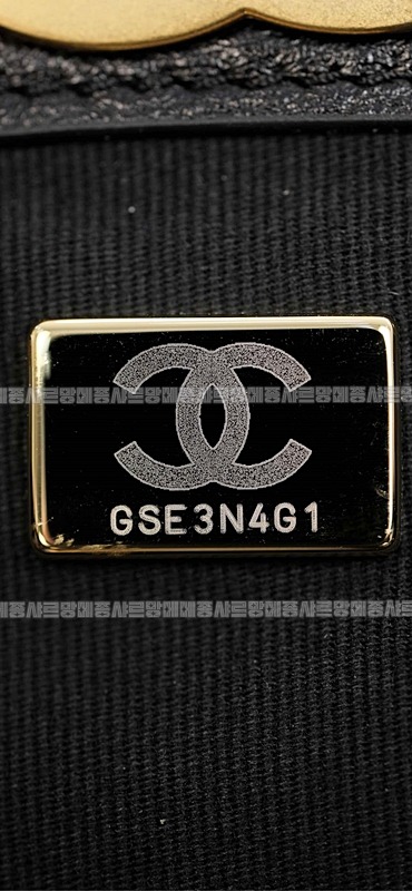 샤넬25A스웨이드및카프스킨체인숄더백 20260207-142119-037루.jpg