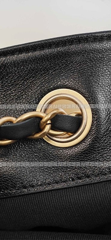 샤넬25A스웨이드및카프스킨체인숄더백 20260207-142120-043루.jpg