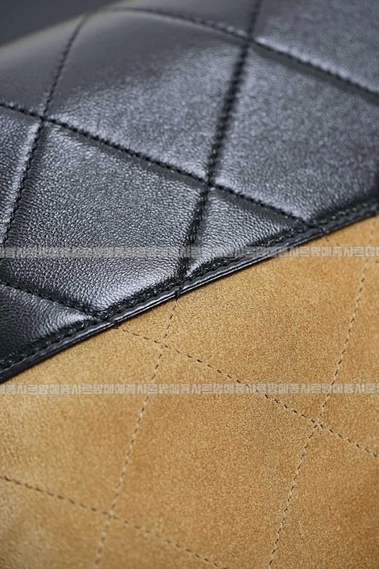 샤넬25A스웨이드및카프스킨체인라지숄더백 20260207-142907-020루.jpg