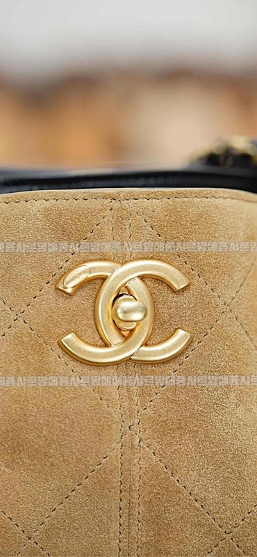 샤넬25A스웨이드및카프스킨체인라지숄더백 20260207-142908-032루.jpg