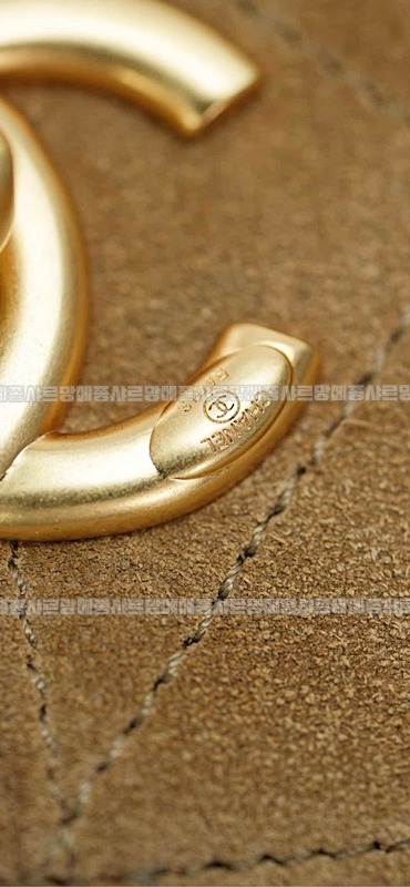 샤넬25A스웨이드및카프스킨체인라지숄더백 20260207-142908-033루.jpg