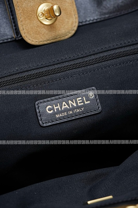 샤넬25A스웨이드및카프스킨체인라지숄더백 20260207-142910-043루.jpg