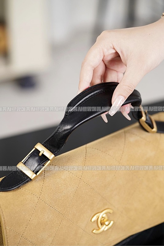 샤넬25A라지플랩백위드탑핸들20260207-151930-020루.jpg