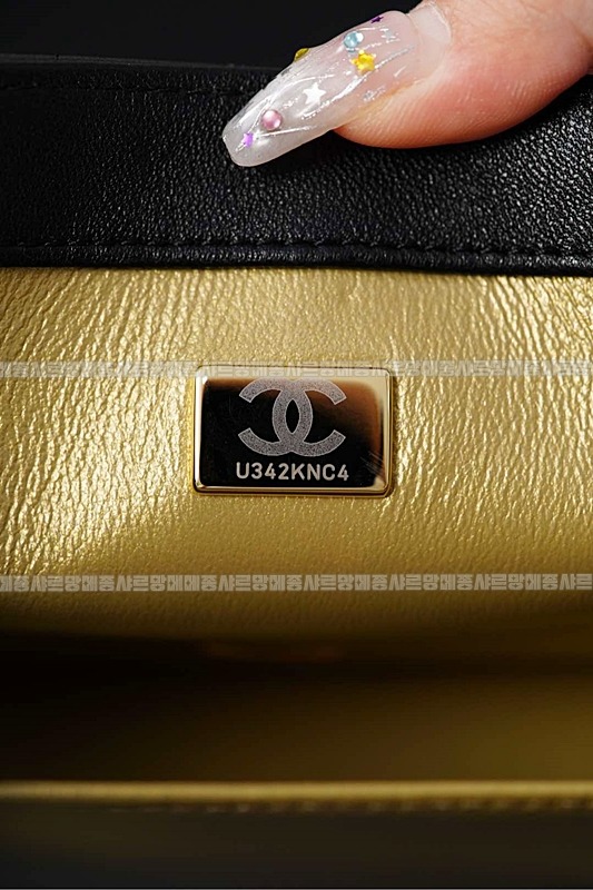 샤넬클래식쁘띠삭플랩백20260208-102901-020루.jpg