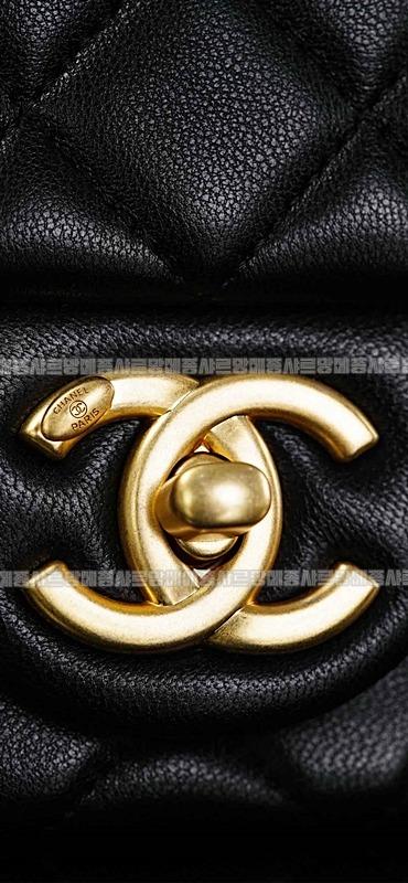 샤넬클래식쁘띠삭플랩백20260208-102902-029루.jpg