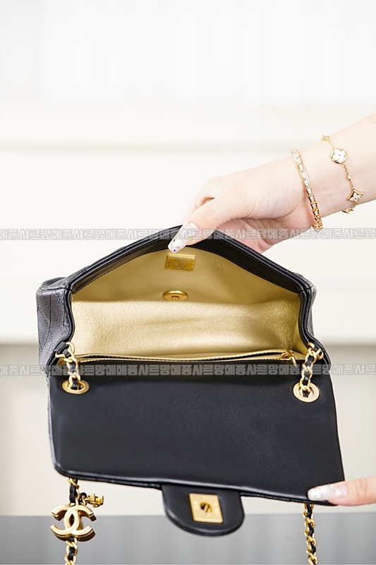 샤넬클래식큰미니쁘띠삭플랩백  20260208-103659-017루.jpg