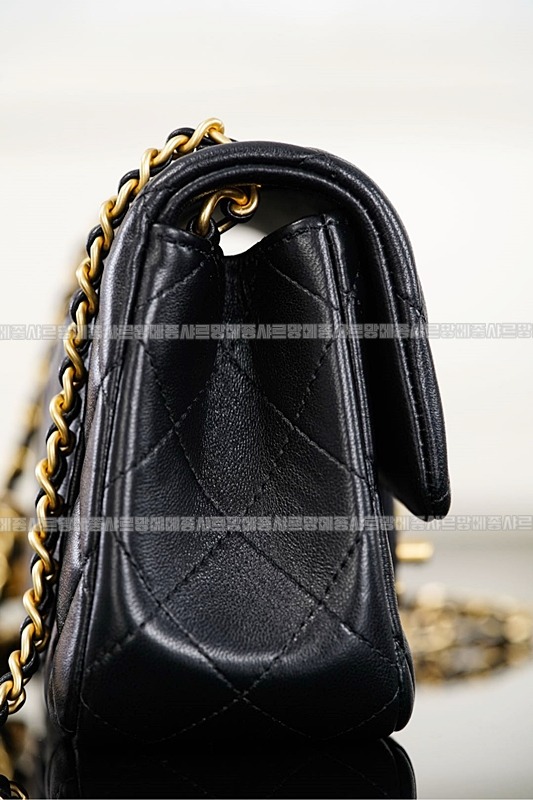 샤넬클래식큰미니쁘띠삭플랩백  20260208-103659-020루.jpg