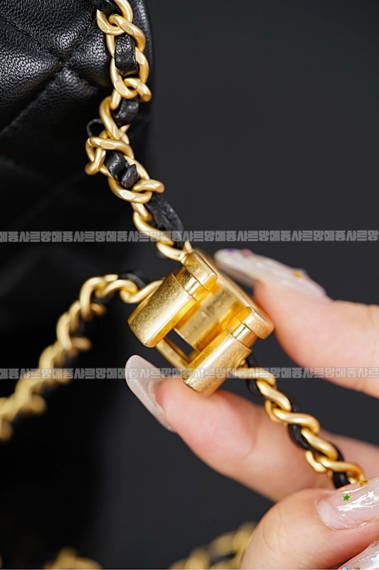 샤넬클래식큰미니쁘띠삭플랩백  20260208-103700-027루.jpg