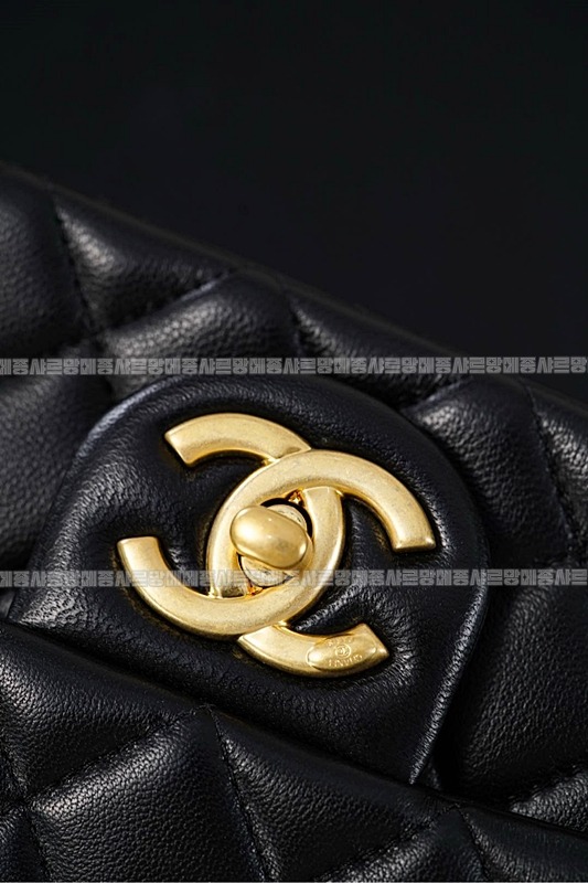 샤넬클래식큰미니쁘띠삭플랩백  20260208-103700-026루.jpg