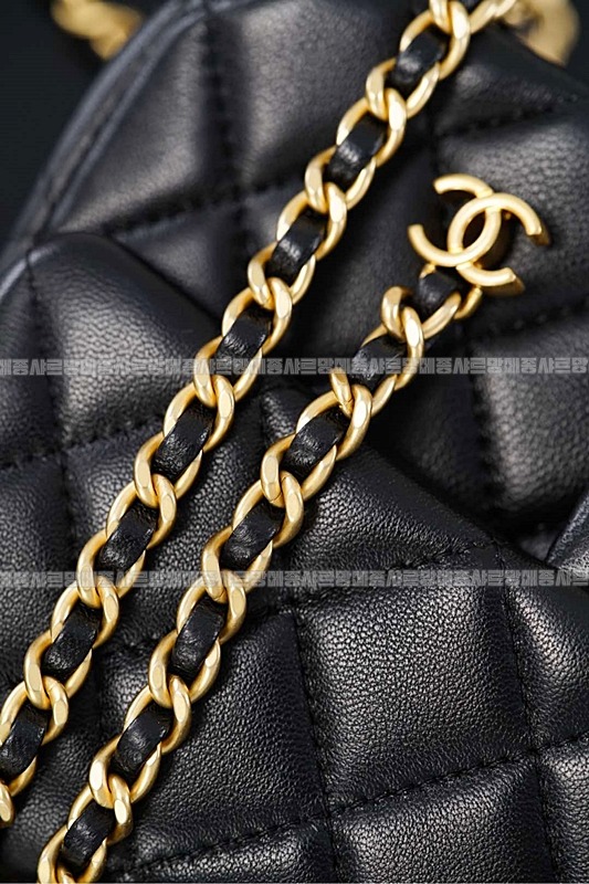 샤넬클래식큰미니쁘띠삭플랩백  20260208-103700-028루.jpg