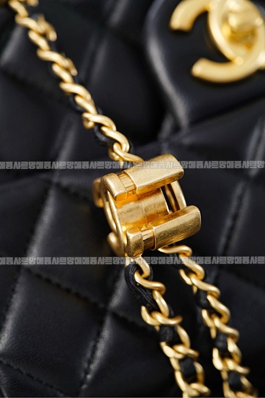 샤넬클래식큰미니쁘띠삭플랩백  20260208-103701-033루.jpg