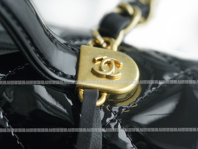 샤넬22K페이전트스쿨메모리백팩  20260208-134044-010루.jpg