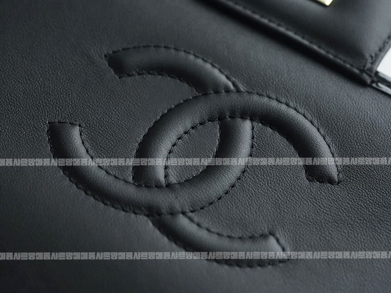 샤넬22K페이전트스쿨메모리백팩  20260208-134044-014루.jpg