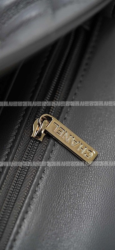 샤넬탑핸들미니랙탱귤러프랩백  20260208-135558-034루.jpg