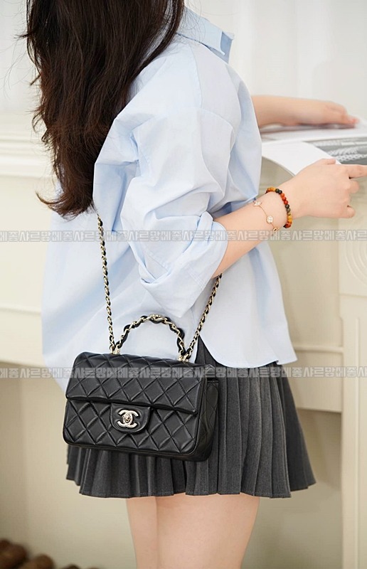 샤넬탑핸들미니랙탱귤러프랩백  20260208-140317-001루.jpg