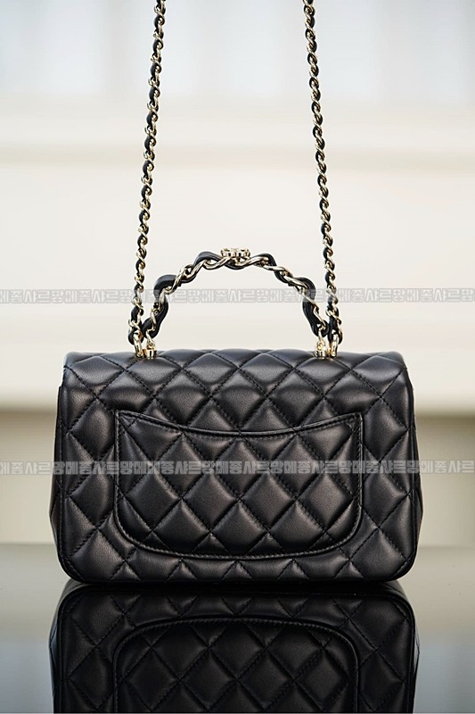 샤넬탑핸들미니랙탱귤러프랩백  20260208-140318-011루.jpg