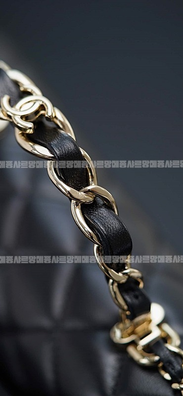 샤넬탑핸들미니랙탱귤러프랩백  20260208-140321-028루.jpg