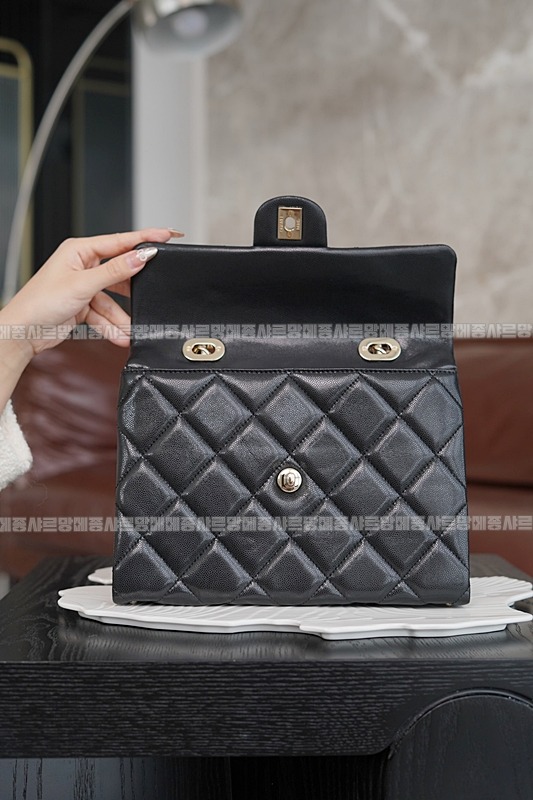 샤넬24P탑핸들라지플랩백20260208-142705-014루.jpg