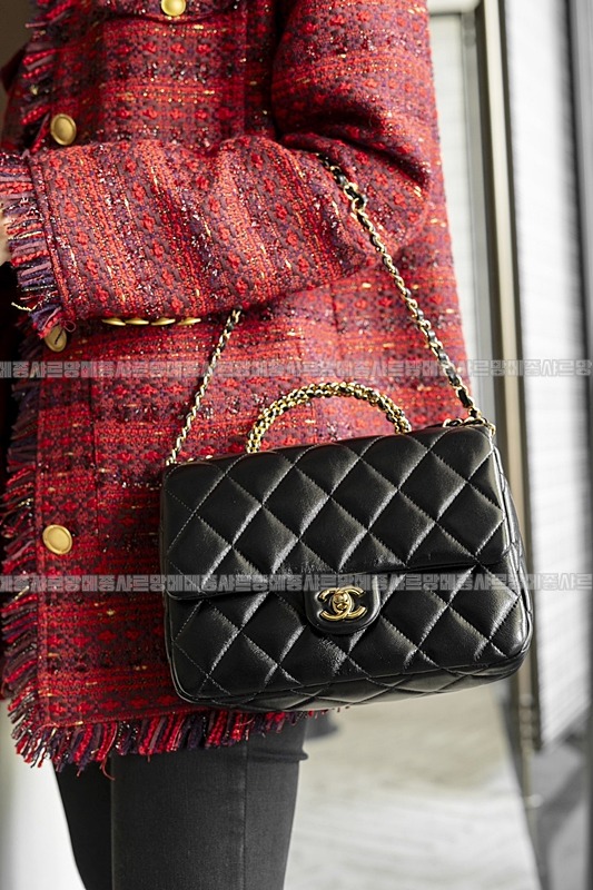 샤넬24B체인핸들라지플랩백20260208-155152-004루.jpg