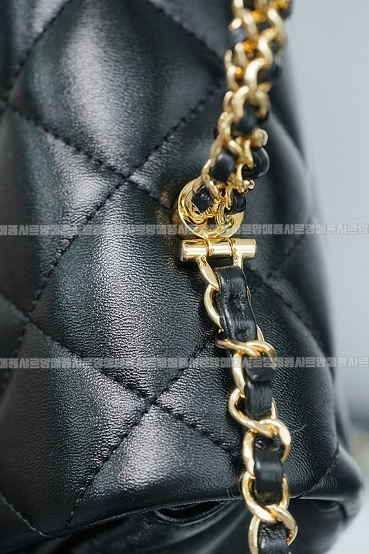 샤넬24B체인핸들라지플랩백20260208-155154-021루.jpg