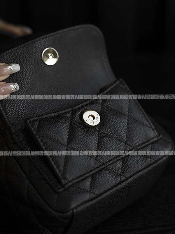 샤넬24C크루즈탑핸들미니백팩 20260208-165509-020루.jpg