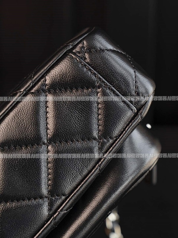 샤넬25C채인크루즈컬렉션미니백 20260208-172235-020루.jpg