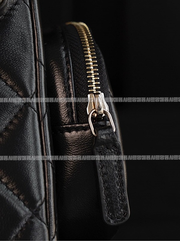 샤넬25C채인크루즈컬렉션미니백 20260208-172235-021루.jpg