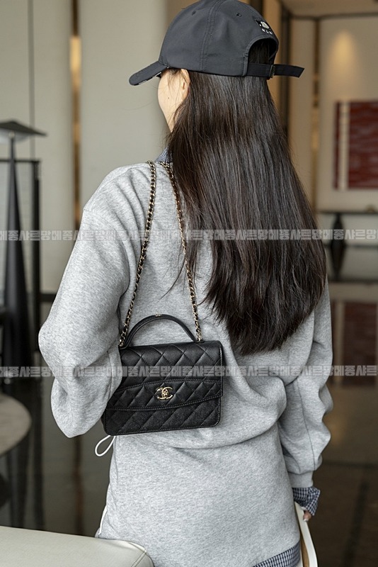 샤넬WOC캐비어스킨핸들백팩 20260209-103624-003루.jpg