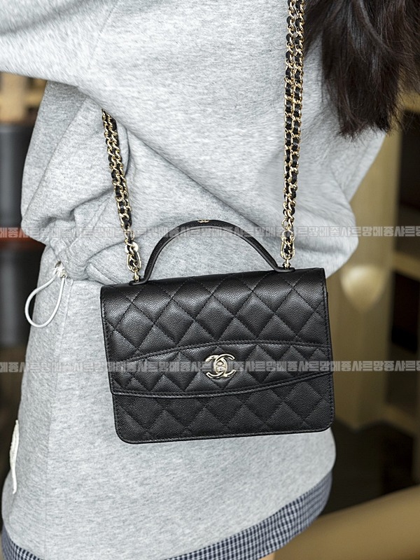 샤넬WOC캐비어스킨핸들백팩 20260209-103625-006루.jpg